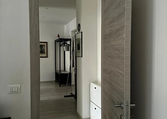 The Lighthouse - * אאוסטה